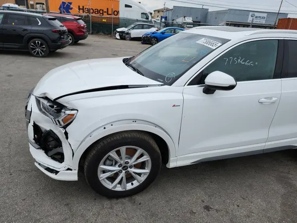 Audi Q3 — привезли клиенту
