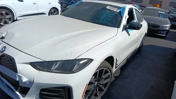 BMW i4 Gran Coupe — привезли клиенту